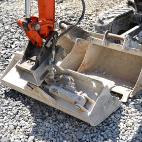 backhoe-bucket-1536771_1920.jpg